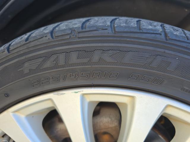 レガシィツーリングワゴン ２．５ＧＴ　Ｓパッケージ　４ＷＤ　ＥＴＣ　バックカメラ　ナビ　ＴＶ　アルミホイール　オートライト　ＨＩＤ　パワーシート　ハーフレザーシート　スマートキー　電動格納ミラー　ＡＴ　盗難防止システム　衝突安全ボディ　ＡＢＳ　ＥＳＣ（33枚目）