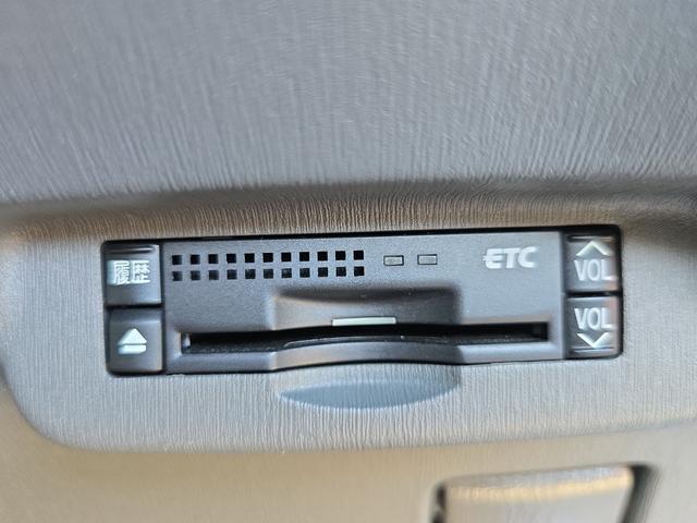 プリウス Ｇツーリングセレクションレザーパッケージ　ドライブレコーダー　ＥＴＣ　オートクルーズコントロール　パークアシスト　衝突被害軽減システム　バックカメラ　ナビ　ＴＶ　アルミホイール　ＬＥＤヘッドランプ　ヘッドライトウォッシャー　ＣＶＴ（11枚目）