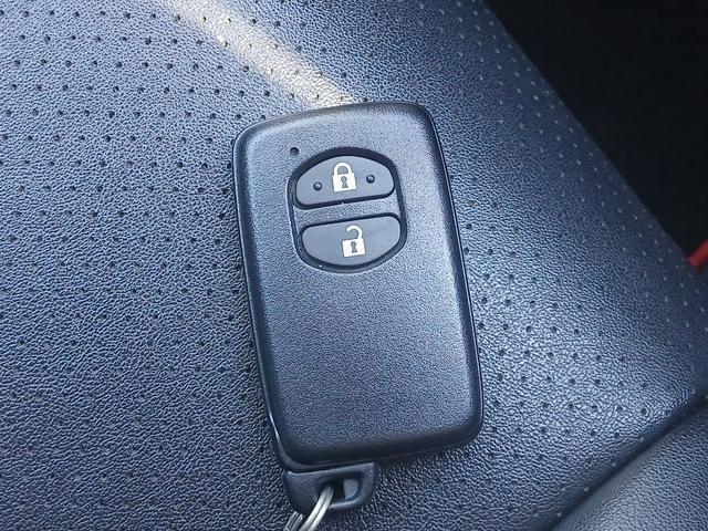 プリウス Ｓツーリングセレクション・Ｇ’ｓ　ＥＴＣ　オートクルーズコントロール　バックカメラ　ナビ　ＴＶ　アルミホイール　オートライト　ＨＩＤ　ＣＶＴ　スマートキー　電動格納ミラー　盗難防止システム　ＣＤ　ＤＶＤ再生　ＵＳＢ（59枚目）