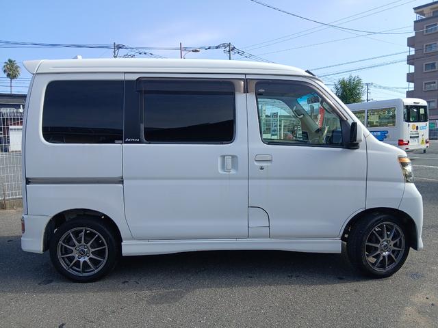 アトレーワゴン カスタムターボＲＳ　両側スライドドア　ナビ　ＴＶ　ＨＩＤ　キーレスエントリー　電動格納ミラー　ベンチシート　ターボ　ＡＴ　盗難防止システム　ＡＢＳ　ＣＤ　ＵＳＢ　ミュージックプレイヤー接続可　Ｂｌｕｅｔｏｏｔｈ（14枚目）