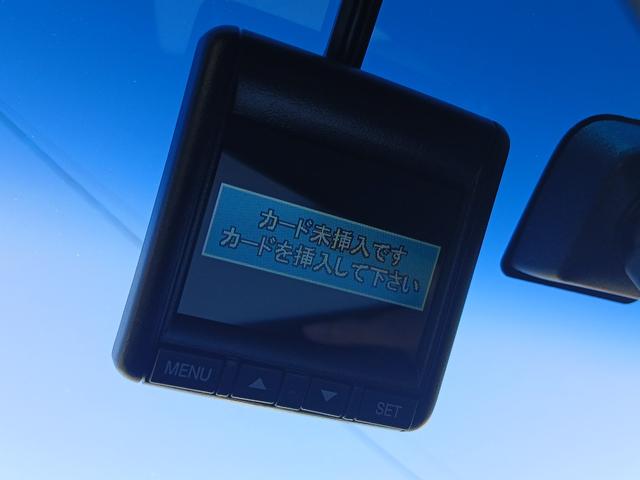 オデッセイ Ｍエアロパッケージ　ドライブレコーダー　ＥＴＣ　全周囲カメラ　ナビ　ＴＶ　オートライト　ＨＩＤ　キーレスエントリー　電動格納ミラー　後席モニター　３列シート　フルフラット　ＣＶＴ　アルミホイール　盗難防止システム（10枚目）
