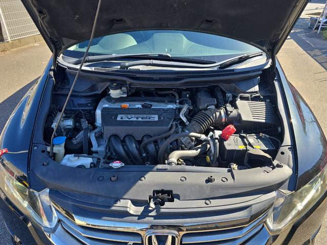 オデッセイ アブソルート　ＥＴＣ　バックカメラ　ナビ　ＴＶ　オートクルーズコントロール　アルミホイール　ＨＩＤ　キーレスエントリー　電動格納ミラー　３列シート　ＡＴ　盗難防止システム　衝突安全ボディ　ＡＢＳ　ＥＳＣ　ＣＤ（19枚目）