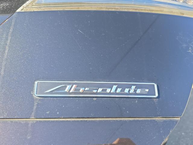 オデッセイ アブソルート　ＥＴＣ　バックカメラ　ナビ　ＴＶ　オートクルーズコントロール　アルミホイール　ＨＩＤ　キーレスエントリー　電動格納ミラー　３列シート　ＡＴ　盗難防止システム　衝突安全ボディ　ＡＢＳ　ＥＳＣ　ＣＤ（26枚目）