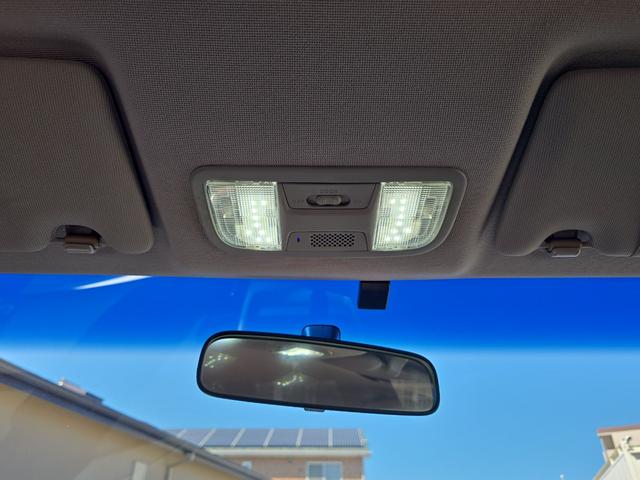オデッセイ アブソルート　ＥＴＣ　バックカメラ　ナビ　ＴＶ　オートクルーズコントロール　アルミホイール　ＨＩＤ　キーレスエントリー　電動格納ミラー　３列シート　ＡＴ　盗難防止システム　衝突安全ボディ　ＡＢＳ　ＥＳＣ　ＣＤ（30枚目）