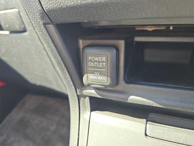 オデッセイ アブソルート　ＥＴＣ　バックカメラ　ナビ　ＴＶ　オートクルーズコントロール　アルミホイール　ＨＩＤ　キーレスエントリー　電動格納ミラー　３列シート　ＡＴ　盗難防止システム　衝突安全ボディ　ＡＢＳ　ＥＳＣ　ＣＤ（47枚目）