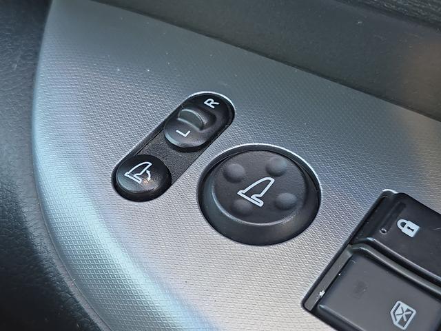 オデッセイ アブソルート　ＥＴＣ　バックカメラ　ナビ　ＴＶ　オートクルーズコントロール　アルミホイール　ＨＩＤ　キーレスエントリー　電動格納ミラー　３列シート　ＡＴ　盗難防止システム　衝突安全ボディ　ＡＢＳ　ＥＳＣ　ＣＤ（55枚目）