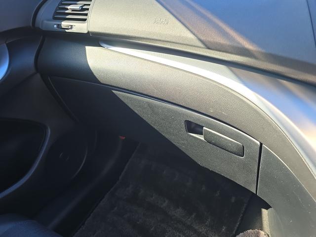 オデッセイ アブソルート　ＥＴＣ　バックカメラ　ナビ　ＴＶ　オートクルーズコントロール　アルミホイール　ＨＩＤ　キーレスエントリー　電動格納ミラー　３列シート　ＡＴ　盗難防止システム　衝突安全ボディ　ＡＢＳ　ＥＳＣ　ＣＤ（58枚目）