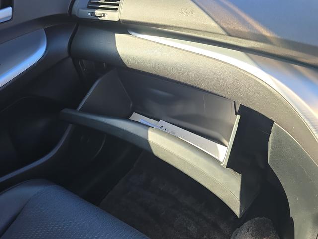 オデッセイ アブソルート　ＥＴＣ　バックカメラ　ナビ　ＴＶ　オートクルーズコントロール　アルミホイール　ＨＩＤ　キーレスエントリー　電動格納ミラー　３列シート　ＡＴ　盗難防止システム　衝突安全ボディ　ＡＢＳ　ＥＳＣ　ＣＤ（59枚目）