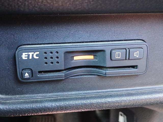 オデッセイ アブソルート　ＥＴＣ　バックカメラ　ナビ　ＴＶ　オートクルーズコントロール　衝突被害軽減システム　両側スライド・片側電動　オートライト　ＬＥＤヘッドランプ　スマートキー　アイドリングストップ　電動格納ミラー（7枚目）