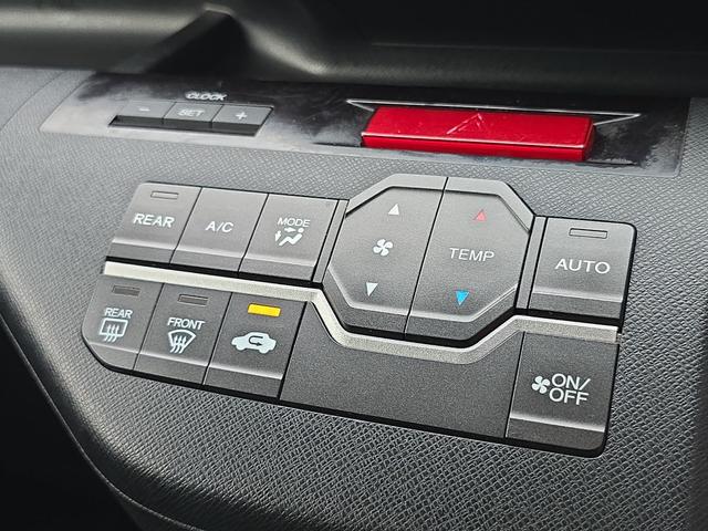 ステップワゴンスパーダ Ｓ　ＥＴＣ　バックカメラ　ナビ　ＴＶ　両側スライド・片側電動　ＨＩＤ　スマートキー　電動格納ミラー　３列シート　ウォークスルー　ＣＶＴ　アルミホイール　ＣＤ　盗難防止システム　衝突安全ボディ　ＡＢＳ（7枚目）