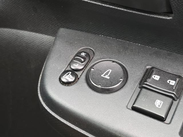 ステップワゴンスパーダ Ｓ　ＥＴＣ　バックカメラ　ナビ　ＴＶ　両側スライド・片側電動　ＨＩＤ　スマートキー　電動格納ミラー　３列シート　ウォークスルー　ＣＶＴ　アルミホイール　ＣＤ　盗難防止システム　衝突安全ボディ　ＡＢＳ（11枚目）