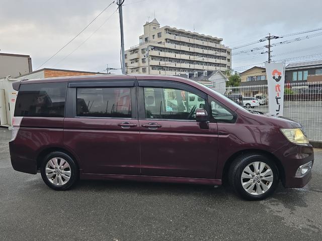 ステップワゴンスパーダ Ｓ　ＥＴＣ　バックカメラ　ナビ　ＴＶ　両側スライド・片側電動　ＨＩＤ　スマートキー　電動格納ミラー　３列シート　ウォークスルー　ＣＶＴ　アルミホイール　ＣＤ　盗難防止システム　衝突安全ボディ　ＡＢＳ（14枚目）