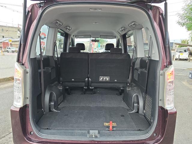 ステップワゴンスパーダ Ｓ　ＥＴＣ　バックカメラ　ナビ　ＴＶ　両側スライド・片側電動　ＨＩＤ　スマートキー　電動格納ミラー　３列シート　ウォークスルー　ＣＶＴ　アルミホイール　ＣＤ　盗難防止システム　衝突安全ボディ　ＡＢＳ（24枚目）