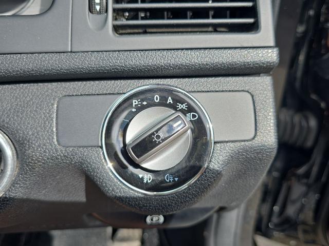 Ｃクラスステーションワゴン Ｃ２００コンプレッサーワゴン　アバンギャルド　ＥＴＣ　バックカメラ　ナビ　ＴＶ　オートクルーズコントロール　アルミホイール　オートライト　ＨＩＤ　パワーシート　革シート　ハーフレザーシート　キーレスエントリー　電動格納ミラー　ＡＴ（9枚目）