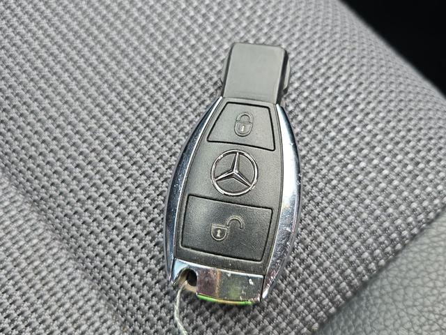 Ｃクラスステーションワゴン Ｃ２００コンプレッサーワゴン　アバンギャルド　ＥＴＣ　バックカメラ　ナビ　ＴＶ　オートクルーズコントロール　アルミホイール　オートライト　ＨＩＤ　パワーシート　革シート　ハーフレザーシート　キーレスエントリー　電動格納ミラー　ＡＴ（10枚目）