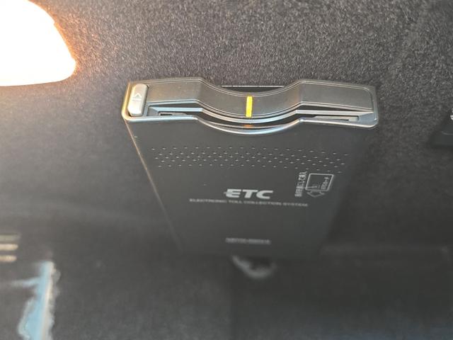 Ｃクラスステーションワゴン Ｃ２００コンプレッサーワゴン　アバンギャルド　ＥＴＣ　バックカメラ　ナビ　ＴＶ　オートクルーズコントロール　アルミホイール　オートライト　ＨＩＤ　パワーシート　革シート　ハーフレザーシート　キーレスエントリー　電動格納ミラー　ＡＴ（11枚目）