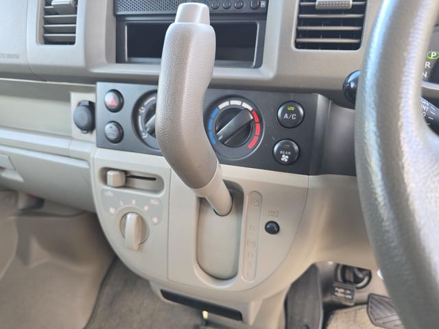 エブリイワゴン 　車いす移動車　後部電動固定　リヤシート無　補助シート＆車いす乗員用手すり付　福祉車輌　両側スライドドア　キーレスエントリー　ＡＴ　エアコン　パワーステアリング　パワーウィンドウ（5枚目）