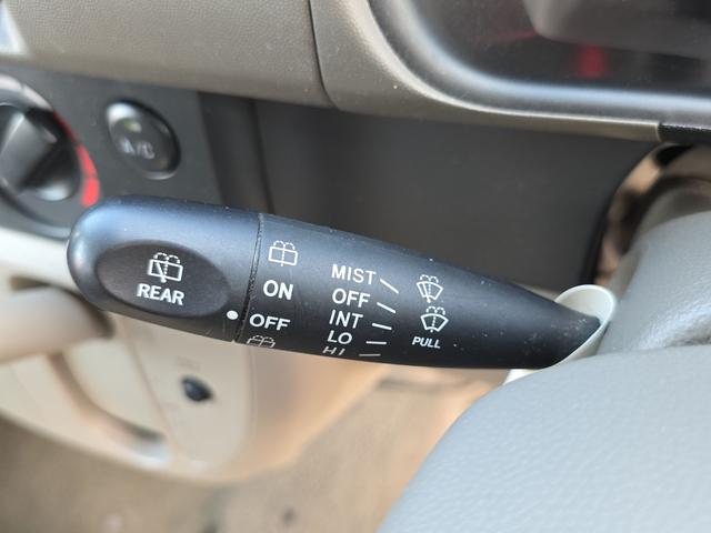 エブリイワゴン 　車いす移動車　後部電動固定　リヤシート無　補助シート＆車いす乗員用手すり付　福祉車輌　両側スライドドア　キーレスエントリー　ＡＴ　エアコン　パワーステアリング　パワーウィンドウ（6枚目）