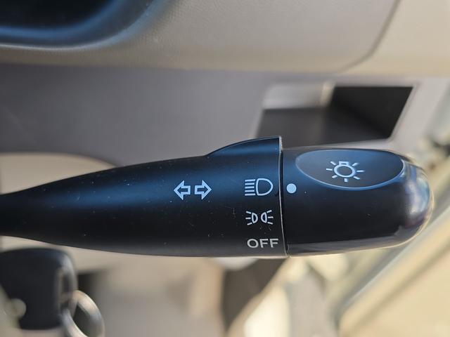 エブリイワゴン 　車いす移動車　後部電動固定　リヤシート無　補助シート＆車いす乗員用手すり付　福祉車輌　両側スライドドア　キーレスエントリー　ＡＴ　エアコン　パワーステアリング　パワーウィンドウ（7枚目）