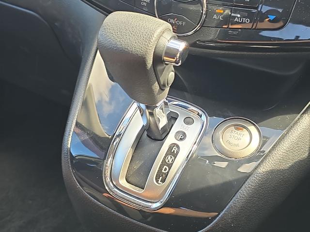 セレナ ハイウェイスター　Ｊパッケージ　ＥＴＣ　バックカメラ　ナビ　ＴＶ　オートクルーズコントロール　両側電動スライドドア　オートライト　ＨＩＤ　スマートキー　電動格納ミラー　３列シート　ＣＶＴ　アルミホイール　ＣＤ　ＤＶＤ再生（8枚目）