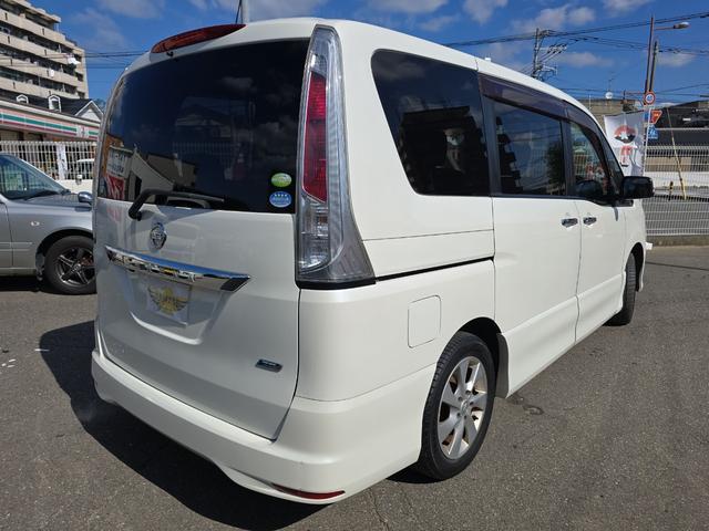 セレナ ハイウェイスター　Ｊパッケージ　ＥＴＣ　バックカメラ　ナビ　ＴＶ　オートクルーズコントロール　両側電動スライドドア　オートライト　ＨＩＤ　スマートキー　電動格納ミラー　３列シート　ＣＶＴ　アルミホイール　ＣＤ　ＤＶＤ再生（15枚目）