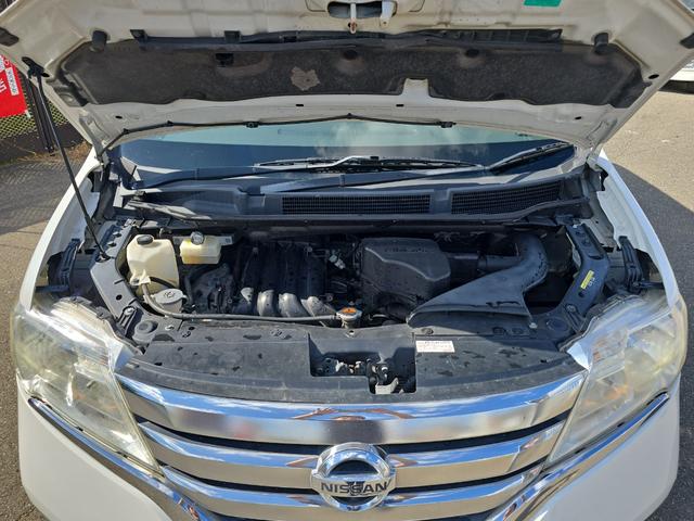 セレナ ハイウェイスター　Ｊパッケージ　ＥＴＣ　バックカメラ　ナビ　ＴＶ　オートクルーズコントロール　両側電動スライドドア　オートライト　ＨＩＤ　スマートキー　電動格納ミラー　３列シート　ＣＶＴ　アルミホイール　ＣＤ　ＤＶＤ再生（19枚目）