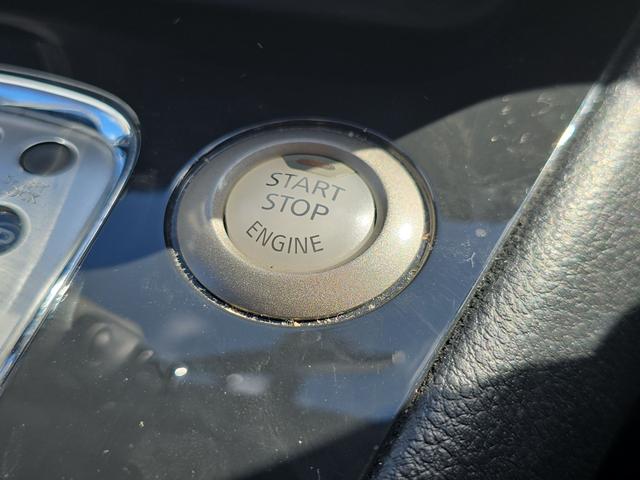 セレナ ハイウェイスター　Ｊパッケージ　ＥＴＣ　バックカメラ　ナビ　ＴＶ　オートクルーズコントロール　両側電動スライドドア　オートライト　ＨＩＤ　スマートキー　電動格納ミラー　３列シート　ＣＶＴ　アルミホイール　ＣＤ　ＤＶＤ再生（21枚目）