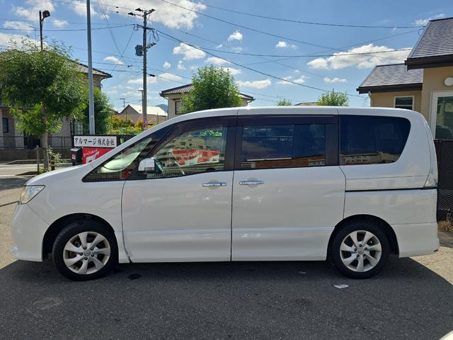 セレナ ハイウェイスター　Ｊパッケージ　ＥＴＣ　バックカメラ　ナビ　ＴＶ　オートクルーズコントロール　両側電動スライドドア　オートライト　ＨＩＤ　スマートキー　電動格納ミラー　３列シート　ＣＶＴ　アルミホイール　ＣＤ　ＤＶＤ再生（24枚目）