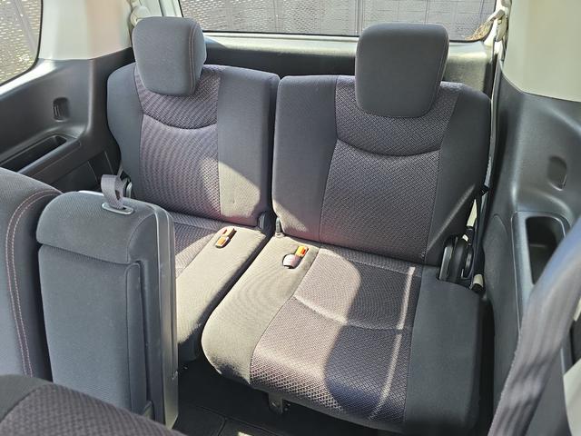 セレナ ハイウェイスター　Ｊパッケージ　ＥＴＣ　バックカメラ　ナビ　ＴＶ　オートクルーズコントロール　両側電動スライドドア　オートライト　ＨＩＤ　スマートキー　電動格納ミラー　３列シート　ＣＶＴ　アルミホイール　ＣＤ　ＤＶＤ再生（30枚目）