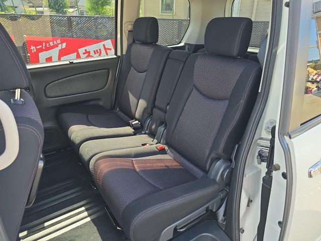 セレナ ハイウェイスター　Ｊパッケージ　ＥＴＣ　バックカメラ　ナビ　ＴＶ　オートクルーズコントロール　両側電動スライドドア　オートライト　ＨＩＤ　スマートキー　電動格納ミラー　３列シート　ＣＶＴ　アルミホイール　ＣＤ　ＤＶＤ再生（31枚目）