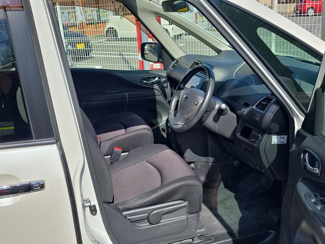 セレナ ハイウェイスター　Ｊパッケージ　ＥＴＣ　バックカメラ　ナビ　ＴＶ　オートクルーズコントロール　両側電動スライドドア　オートライト　ＨＩＤ　スマートキー　電動格納ミラー　３列シート　ＣＶＴ　アルミホイール　ＣＤ　ＤＶＤ再生（39枚目）