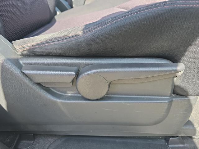 セレナ ハイウェイスター　Ｊパッケージ　ＥＴＣ　バックカメラ　ナビ　ＴＶ　オートクルーズコントロール　両側電動スライドドア　オートライト　ＨＩＤ　スマートキー　電動格納ミラー　３列シート　ＣＶＴ　アルミホイール　ＣＤ　ＤＶＤ再生（40枚目）