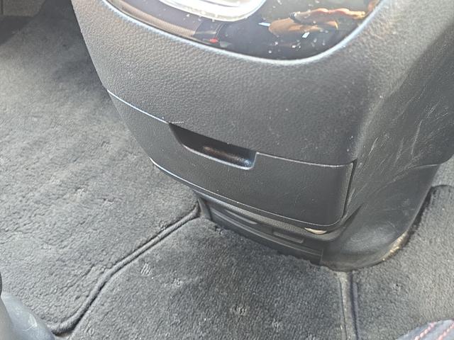 セレナ ハイウェイスター　Ｊパッケージ　ＥＴＣ　バックカメラ　ナビ　ＴＶ　オートクルーズコントロール　両側電動スライドドア　オートライト　ＨＩＤ　スマートキー　電動格納ミラー　３列シート　ＣＶＴ　アルミホイール　ＣＤ　ＤＶＤ再生（44枚目）