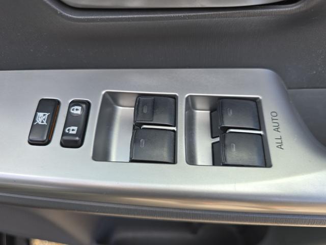 プリウスアルファ Gツーリングセレクション ETC バックカメラ ナビ TV クリアランスソナー オートクルーズコントロール アルミホイール オートライト ヘッドライトウォッシャー スマートキー 電動格納ミラー CVT 盗難防止システム(11枚目)