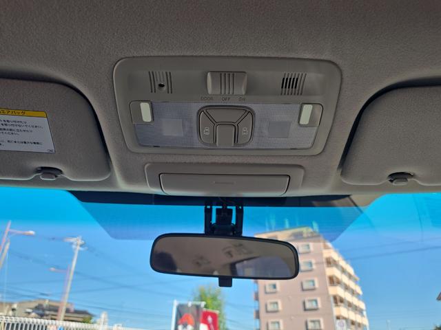 エスティマハイブリッド X 4WD ETC バックカメラ ナビ TV オートクルーズコントロール 両側電動スライドドア オートライト HID スマートキー 3列シート CVT アルミホイール CD USB Bluetooth(30枚目)