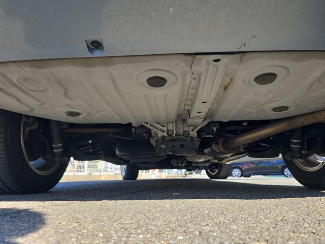 エスティマハイブリッド X 4WD ETC バックカメラ ナビ TV オートクルーズコントロール 両側電動スライドドア オートライト HID スマートキー 3列シート CVT アルミホイール CD USB Bluetooth(65枚目)