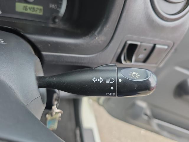 ジムニー ワイルドウインド 4WD キーレスエントリー 電動格納ミラー シートヒーター AT ABS CD ルーフレール アルミホイール 衝突安全ボディ エアコン パワーステアリング パワーウィンドウ 運転席エアバッグ(9枚目)