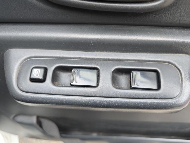 ジムニー ワイルドウインド 4WD キーレスエントリー 電動格納ミラー シートヒーター AT ABS CD ルーフレール アルミホイール 衝突安全ボディ エアコン パワーステアリング パワーウィンドウ 運転席エアバッグ(11枚目)