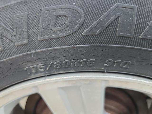 ジムニー ワイルドウインド 4WD キーレスエントリー 電動格納ミラー シートヒーター AT ABS CD ルーフレール アルミホイール 衝突安全ボディ エアコン パワーステアリング パワーウィンドウ 運転席エアバッグ(31枚目)