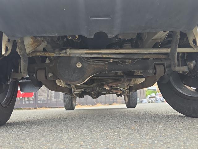 ジムニー ワイルドウインド 4WD キーレスエントリー 電動格納ミラー シートヒーター AT ABS CD ルーフレール アルミホイール 衝突安全ボディ エアコン パワーステアリング パワーウィンドウ 運転席エアバッグ(47枚目)