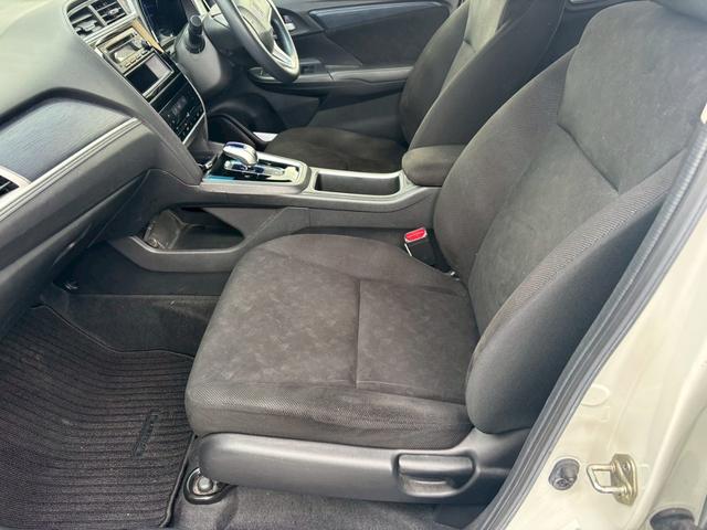 シャトル ハイブリッド　アルミホイール　スマートキー　ＡＴ　盗難防止システム　衝突安全ボディ　ＡＢＳ　ＥＳＣ　ＣＤ　ミュージックプレイヤー接続可　エアコン　パワーステアリング　パワーウィンドウ（10枚目）