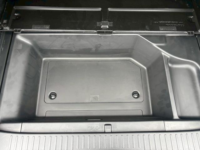 シャトル ハイブリッド　アルミホイール　スマートキー　ＡＴ　盗難防止システム　衝突安全ボディ　ＡＢＳ　ＥＳＣ　ＣＤ　ミュージックプレイヤー接続可　エアコン　パワーステアリング　パワーウィンドウ（21枚目）