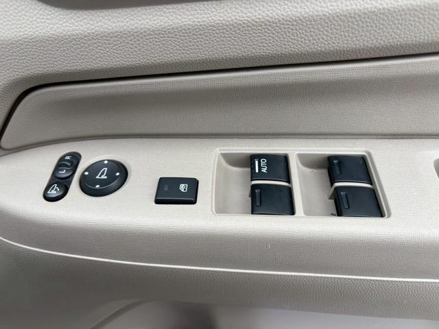 N-WGN G SSコンフォートLパッケージ 4WD バックカメラ ナビ TV HID スマートキー 電動格納ミラー シートヒーター ベンチシート CVT 盗難防止システム ABS ESC CD DVD再生 USB(11枚目)