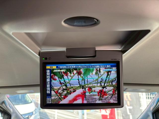 アルファード 240S 4WD ETC バックカメラ ナビ TV クリアランスソナー 両側電動スライドドア HID スマートキー 電動格納ミラー 後席モニター 3列シート CVT アルミホイール CD DVD再生(11枚目)