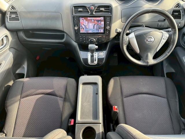 セレナ ハイウェイスター S-ハイブリッド Vセレクション ETC バックカメラ ナビ TV オートクルーズコントロール 両側電動スライドドア HID スマートキー アイドリングストップ 電動格納ミラー 後席モニター 3列シート ウォークスルー CVT(2枚目)