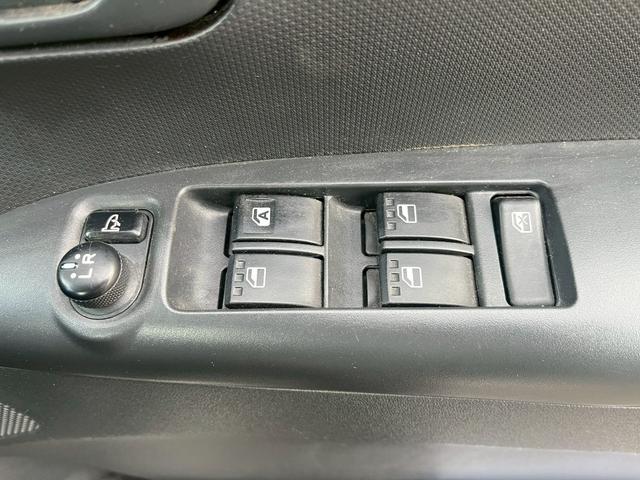 �p���[�E�B���h�E�̃X�C�b�`�ł���B�^�]�Ȃɋ��Ȃ��瑋���J���߂̃R���g���[���ł��܂���B