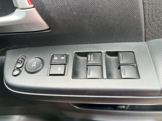 ステップワゴンスパーダ Ｚ　クールスピリット　ＥＴＣ　バックカメラ　ナビ　ＴＶ　オートクルーズコントロール　両側電動スライドドア　オートライト　ＨＩＤ　スマートキー　アイドリングストップ　電動格納ミラー　後席モニター　３列シート　ＣＶＴ（10枚目）