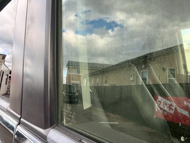 ステップワゴンスパーダ Ｚ　クールスピリット　ＥＴＣ　バックカメラ　ナビ　ＴＶ　オートクルーズコントロール　両側電動スライドドア　オートライト　ＨＩＤ　スマートキー　アイドリングストップ　電動格納ミラー　後席モニター　３列シート　ＣＶＴ（29枚目）