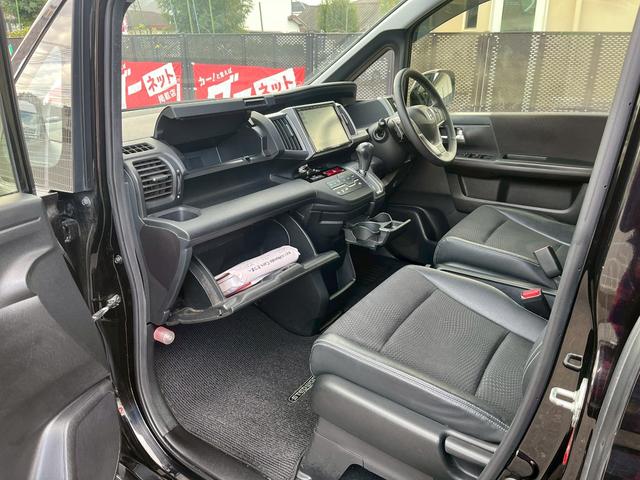 ステップワゴンスパーダ Ｚ　クールスピリット　ＥＴＣ　バックカメラ　ナビ　ＴＶ　オートクルーズコントロール　両側電動スライドドア　オートライト　ＨＩＤ　スマートキー　アイドリングストップ　電動格納ミラー　後席モニター　３列シート　ＣＶＴ（43枚目）