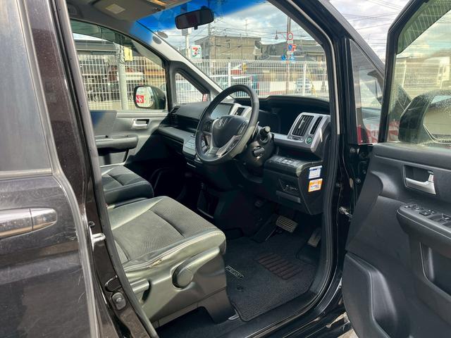 ステップワゴンスパーダ Ｚ　クールスピリット　ＥＴＣ　バックカメラ　ナビ　ＴＶ　オートクルーズコントロール　両側電動スライドドア　オートライト　ＨＩＤ　スマートキー　アイドリングストップ　電動格納ミラー　後席モニター　３列シート　ＣＶＴ（46枚目）